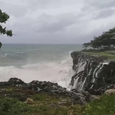 Elsa-myrsky riehui Karibialla