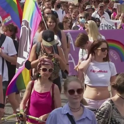 Unkarissa tuhannet marssivat seksuaalivähemmistöjen oikeuksien puolesta