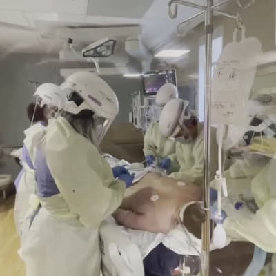 Koronapandemian uuvuttamat hoitajat ja potilaat kertovat tilanteestaan floridalaisessa sairaalassa