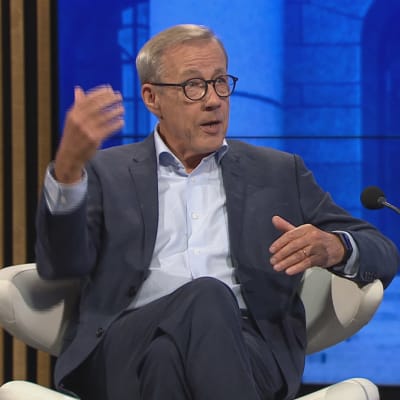 Taloustieteilijä Sixten Korkman A-Talkissa.