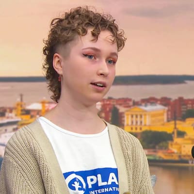  Ylen 17-vuotias päätoimittaja: Suomessa tyttöjen asiat ovat verrattain hyvin, mutta asenteissa voi piillä vähättelyä