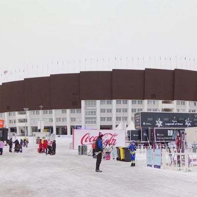 Kansallinen Hiihtopäivä oli historian ensimmäinen tilaisuus hiihtää Olympiastadionilla