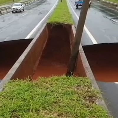 Brasilian tulvat vaatineet parikymmentä kuolonuhria