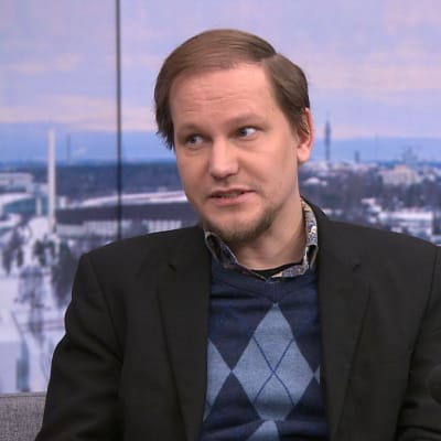 Poliittisen talouden tutkija Antti Ronkainen pitää suurimpana riskinä sitä, että keskuspankit ylireagoivat nopeasti kasvaneeseen inflaatioon.