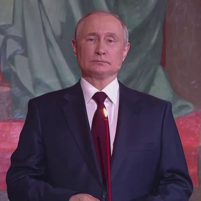 Venäjän presidentti Vladimir Putin osallistui ortodoksiseen pääsiäisjumalanpalvelukseen