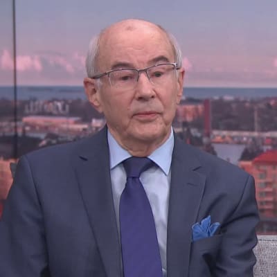 Jukka Tarkka: Ahvenanmaan aseettomuudesta voi tulla mainehaitta Suomelle