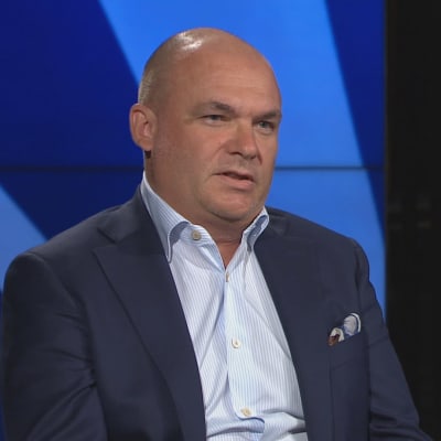 Professori Tuomas Forsberg A-studiossa.