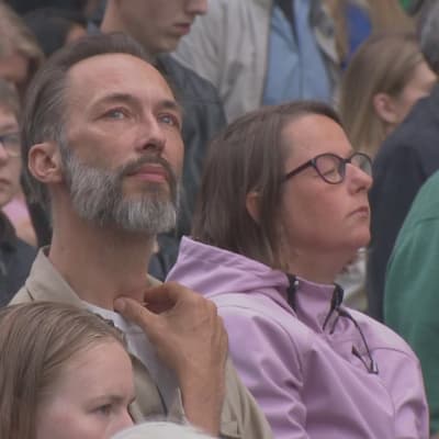 Tanska hiljentyi muistamaan joukkoampumisen uhreja