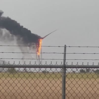Vindkraftverk brinner i Texas.