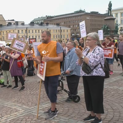 Helsingin palkkasotku on häpeällinen, sanoo valtuuston puheenjohtaja