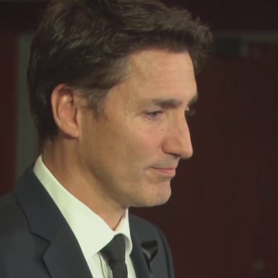 Kanadan pääministeri Justin Trudeau syvästi pahoillaan Elisabetin kuolemasta