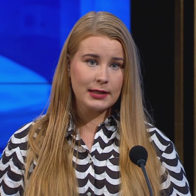 Vihreiden Iiris Suomela A-studiossa.
