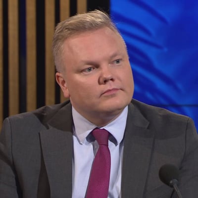 Maa- ja metsätalousministeri Antti Kurvinen ja europarlamentaarikko Ville Niinistö väänsivät A-Talkissa EU:n ennallistamisasetuksesta