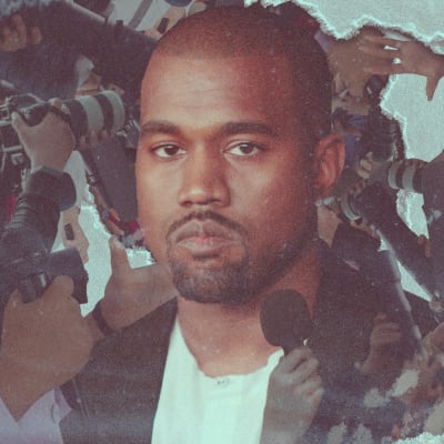 Kanye West katsoo kameraan ja hänen taakseen on editoitu paljon toimittajia.