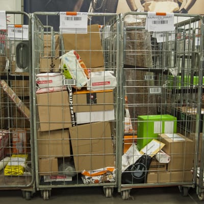 Paket på en kärra.