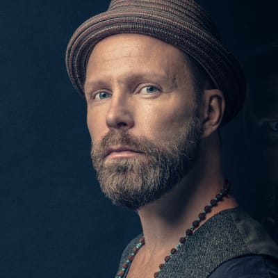 Kuvassa Tuomas Milonoff