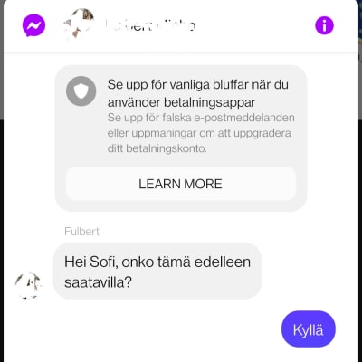 Skärmdump tagen av en konversation i messenger där en person vill köpa en vara men genom att skicka Fedex och hämta den.