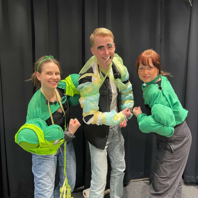 Laura, Niklas och Jenna har gjort sina egna Käärijä boleror inför Eurovisionen.