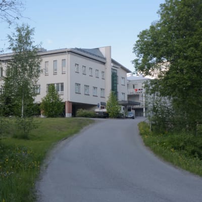 Kuopiossa sijainneen Leväsen palvelukeskuksen entinen päärakennus.