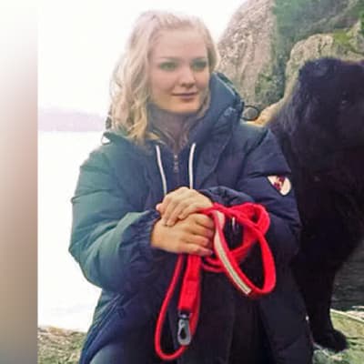 24-vuotias norjalainen oli lomalla ystäviensä kanssa, kun he löysivät koiranpennun kadulta. Koiralla oli raivotauti. 