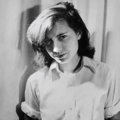 Ungdomsporträtt på författaren Patricia Highsmith