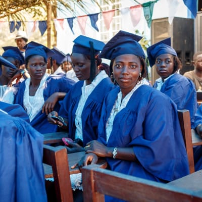 Valmistujaisjuhlat Sierra Leonessa tammikuussa 2014.