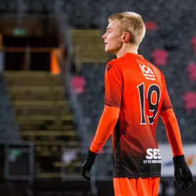 Jakob Gottberg på fotbollsplanen.