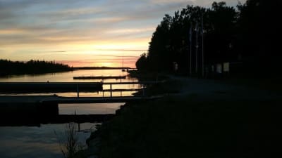 En solnedgång längs Blåvita bandet.
