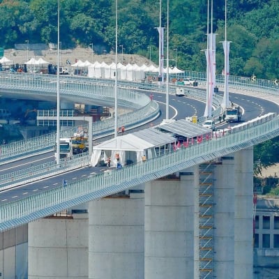 Del av den nya bron som byggts i Genua i stället för den bro som rasade i augusti 2018.