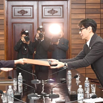 Pohjois-Korean ja Etelä-Korean edustajat tapasivat Pohjois-Koreassa 20. maaliskuuta.