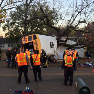 Sex barn dog i en skolbussolycka i Chattanooga, Tennessee i USA den 21 november 2016.