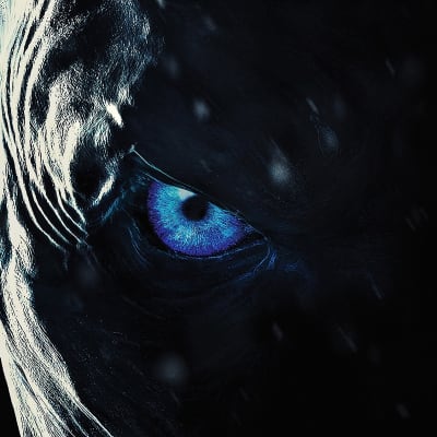 Game of Thronesin seitsemännen kauden posteri. Yön kuninkaan sininen silmä.