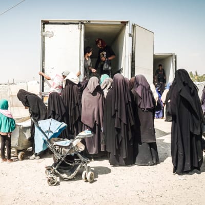 Kvinnor och barn i flyktinglägret al-Hol 