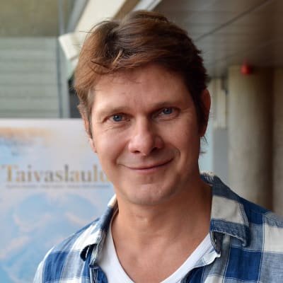 Oulun kaupunginteatterin taiteellinen johtaja Kari-Pekka Toivonen.