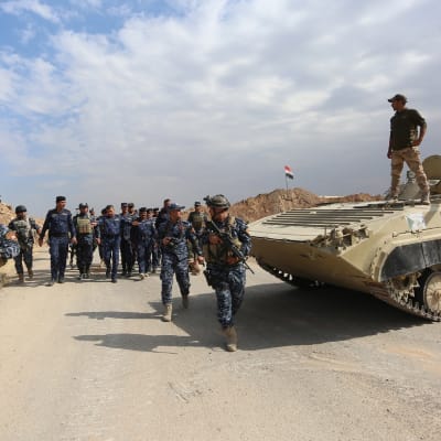 Irakin poliisivoimien panssariajoneuvo Kirkukin eteläpuolella 13.10.2017.