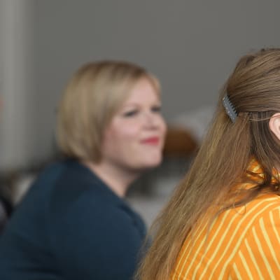 Keskustan puheenjohtajaehdokkaat Petri Honkonen, Annika Saarikko ja Katri Kulmuni politiikan toimittajien tentissä ravintola Sunnissa Helsingissä maanantaina.