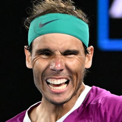 Rafael Nadal jublar efter att ha säkrat finalplatsen.