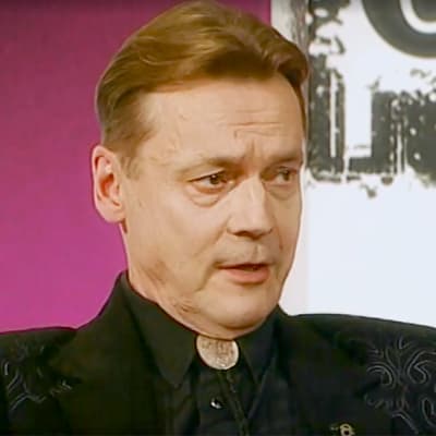 Timo T.A. Mikkonen haastattelussa.