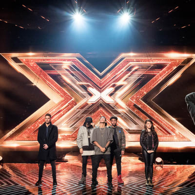 X Factor -kilpailun finalistit harjoituksissa 8. joulukuuta.