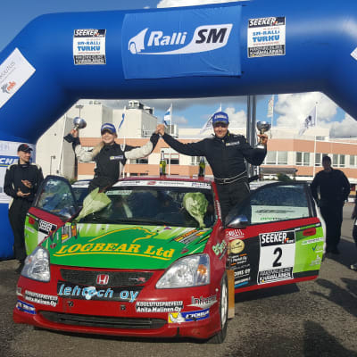 Esa Ruotsalainen och Enni Mälkönen firade segern i deltävlingen år 2016.