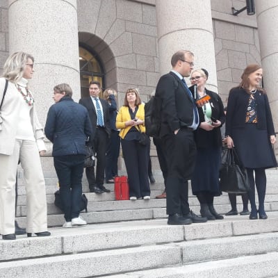 Riksdagsledamöter utanför riksdagen.