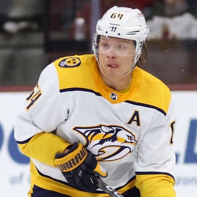 Mikael Granlund spelar ishockey.