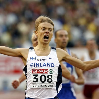 Jukka Keskisalo juhli EM-kultaa vuonna 2006. 