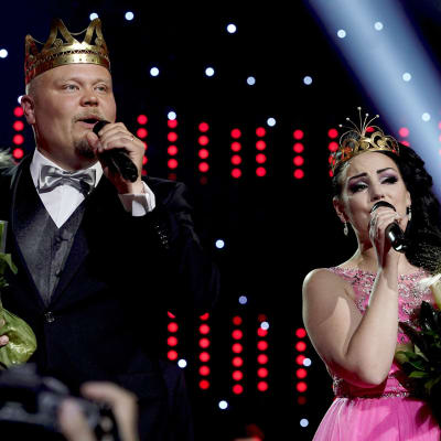 Pirita Niemenmaa (oik.) kruunattiin uudeksi tangokuningattareksi ja Johannes Vatjus uudeksi tangokuninkaaksi kuninkaallisessa finaalissa Seinäjoen Tangomarkkinoilla 13. heinäkuuta