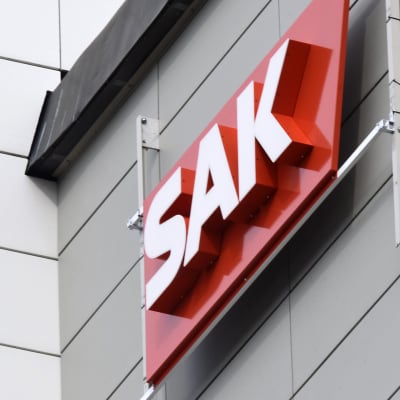 Sak:n logo seinässä