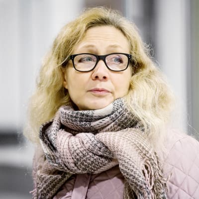 Anneli Auer Varsinais-Suomen käräjäoikeuden pääkäsittelyssä Turussa.