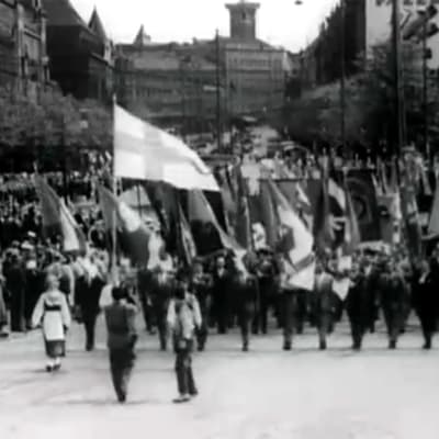 SAKin 50-vuotisjuhlien juhlakulkue Helsingissä Mannerheimintiellä 1957