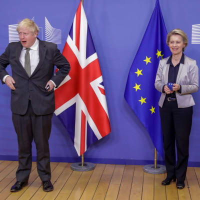 Britannian pääministeri Boris Johnson ja EU-komission puheenjohtaja Ursula von der Leyen Brysselissä.