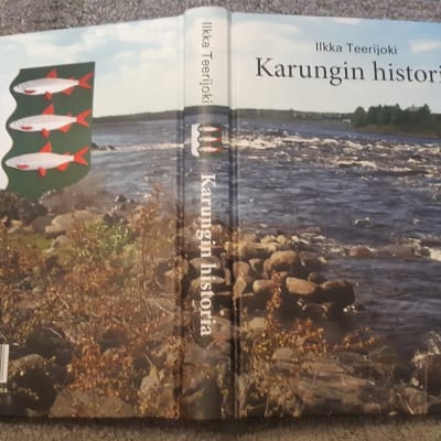Karungin historiasta kertovan kirjan kannessa on kuva Matkakoskesta. Takakannessa on myös Karungin kunnan vaakuna.