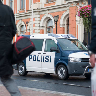 Poliisiauto.